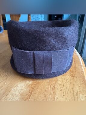 Vintage Tall Pillbox Brown Wool Felt Hat Womens Size M 22" Ribbon Henry Pollack